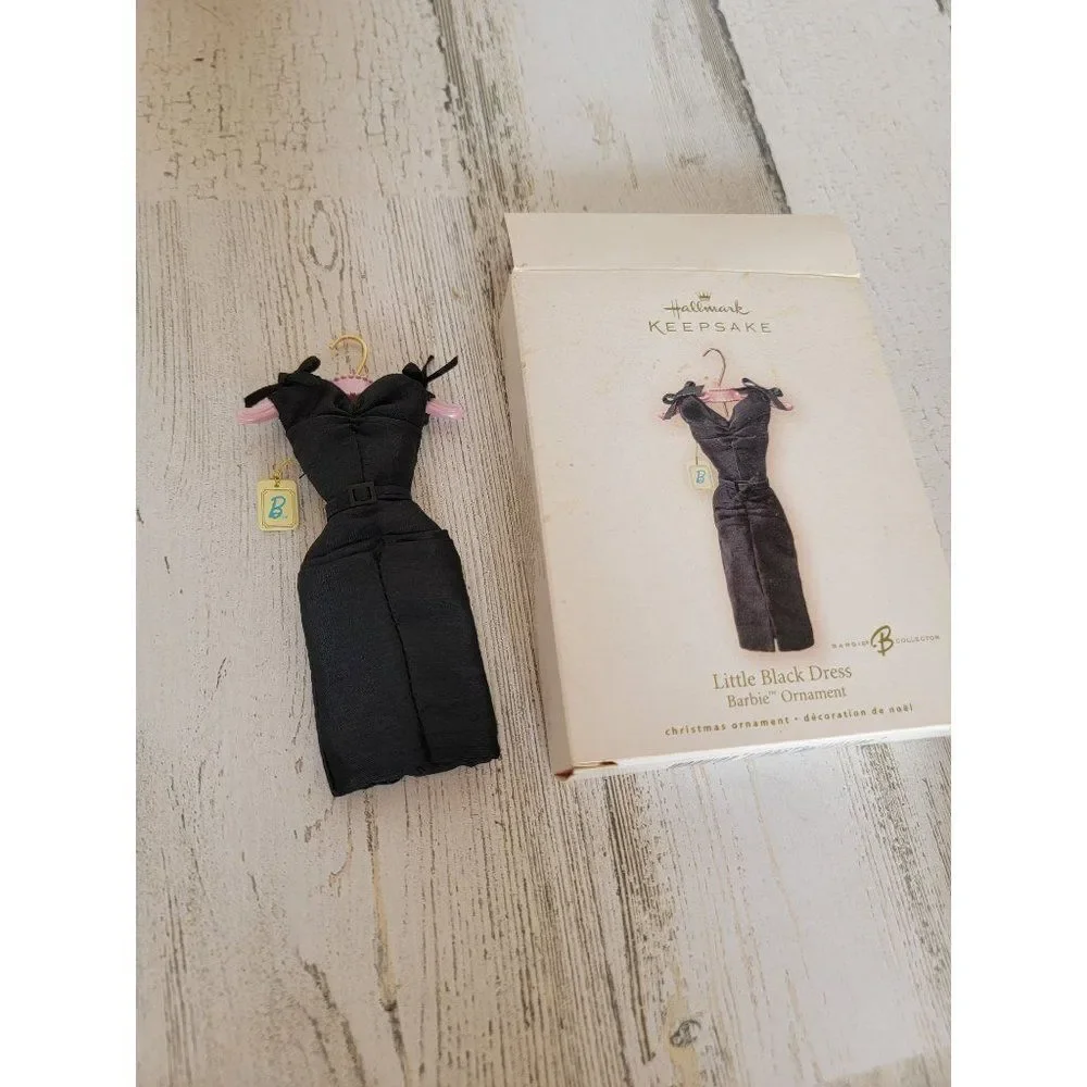 Hallmark little black‎ dress Barbie 2007 ornament Xmas